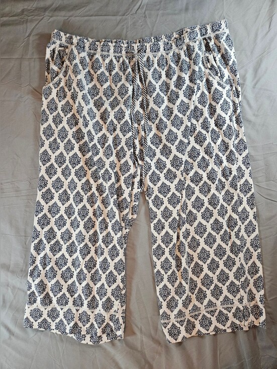 Midnight by Carole Hochman Other - Carole Hochman Womens White And Blue Geometric Print Pajama Capri Pants Size XXL